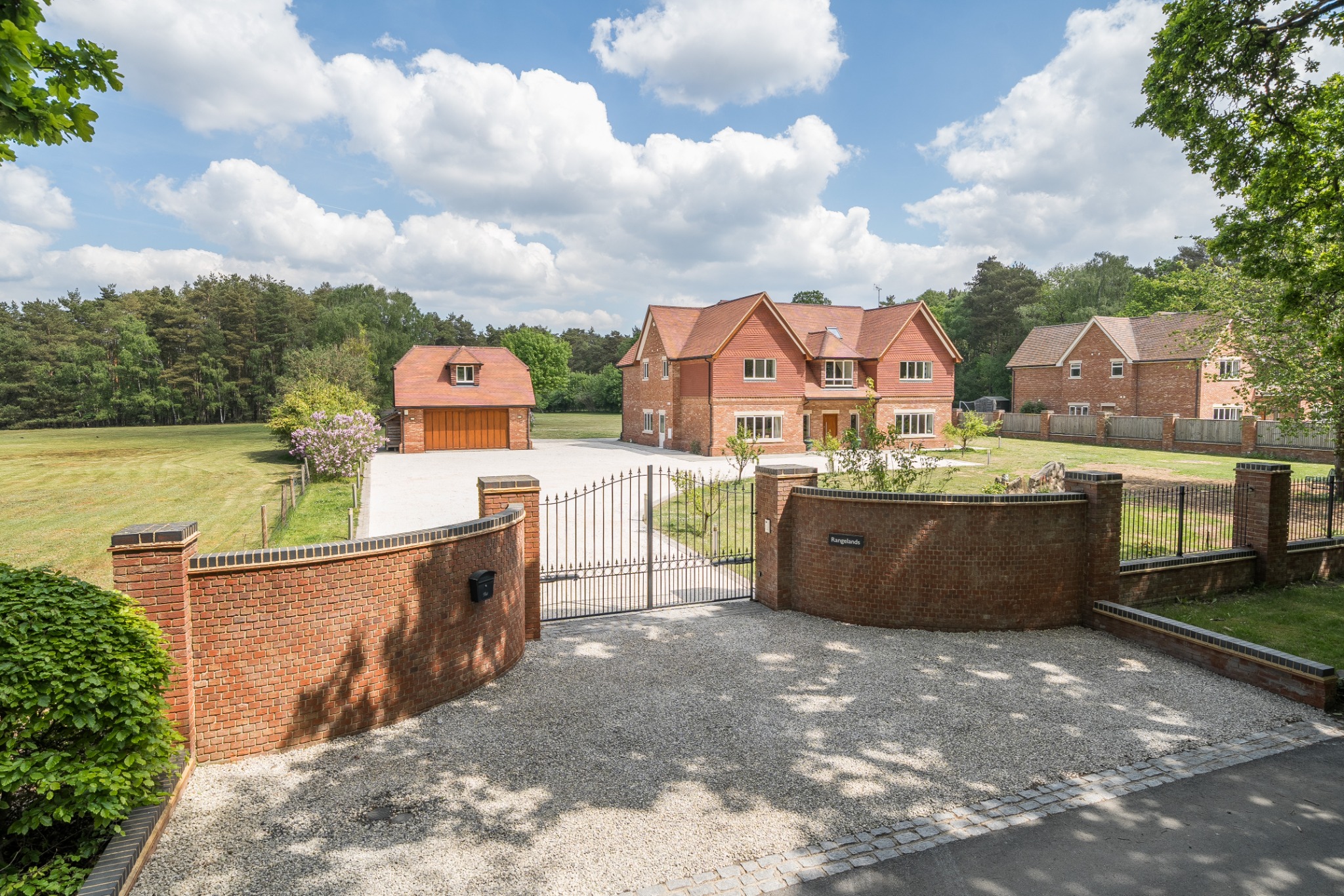 Pirbright Borders