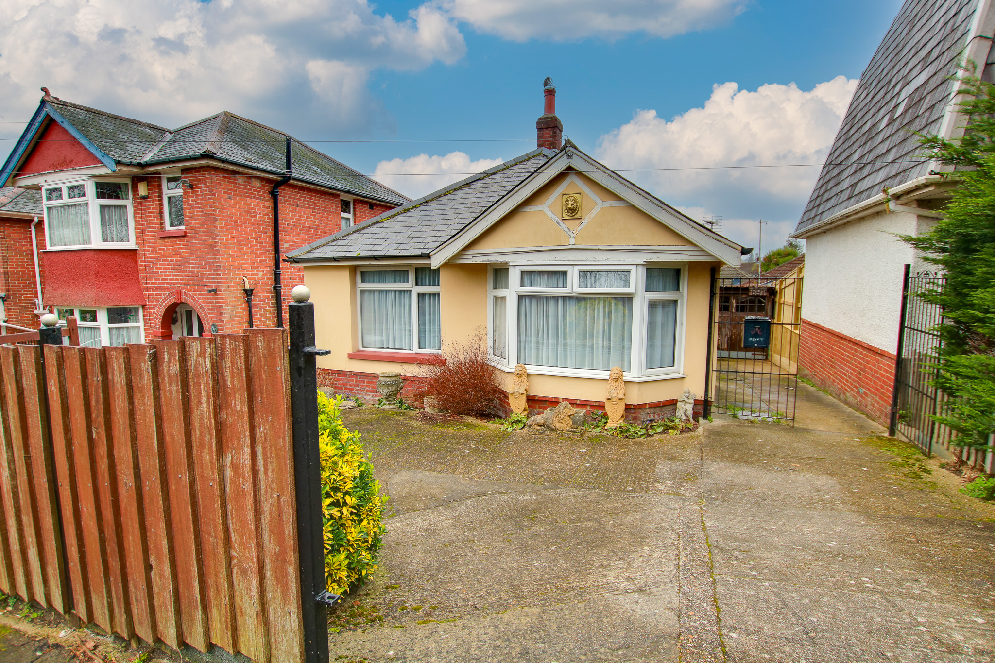 For Sale Bitterne! Garage! Driveway! Two Double Bedrooms!, 2 Bedroom