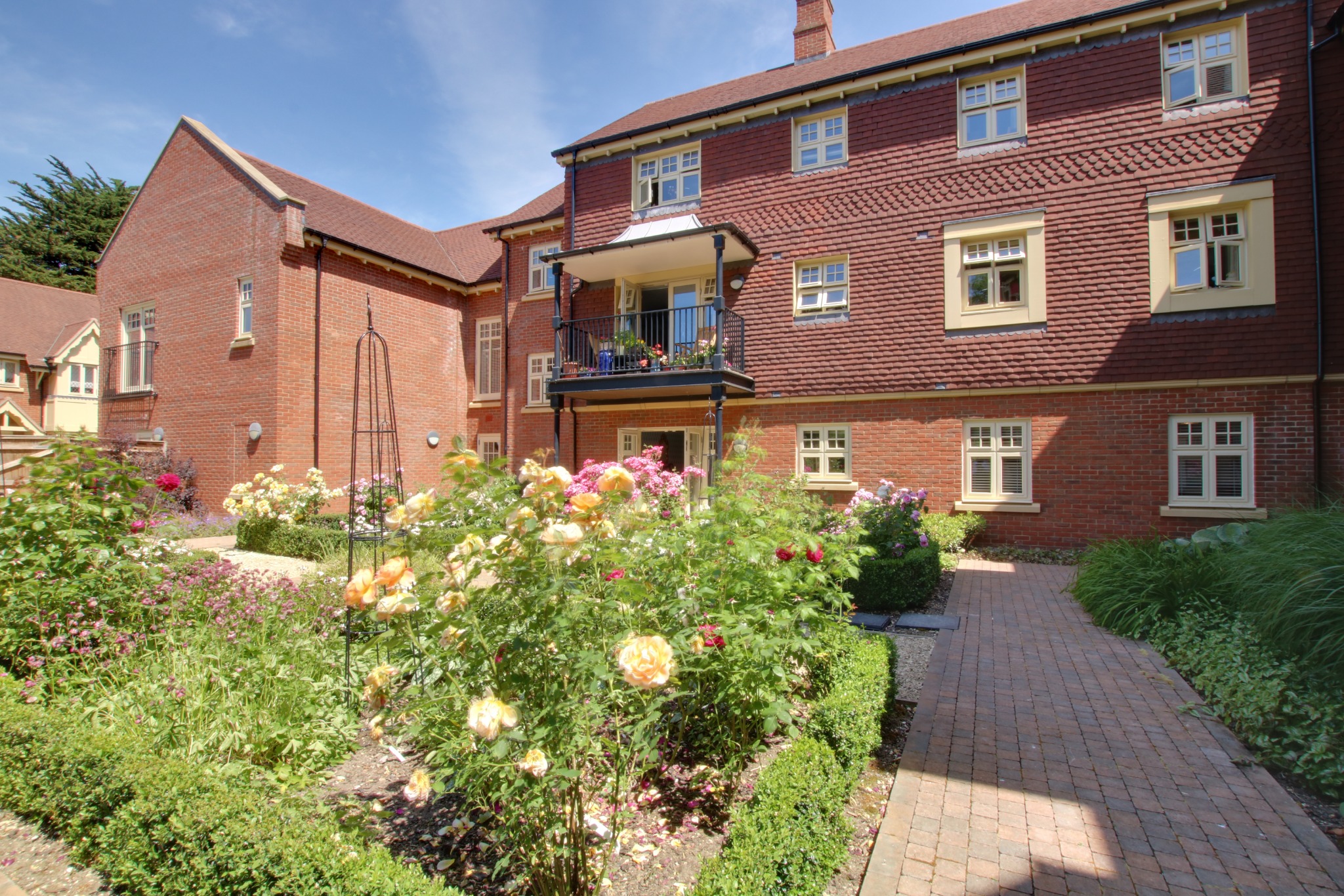 For Sale Waltham No Forward Chain, 2 Bedroom Property from