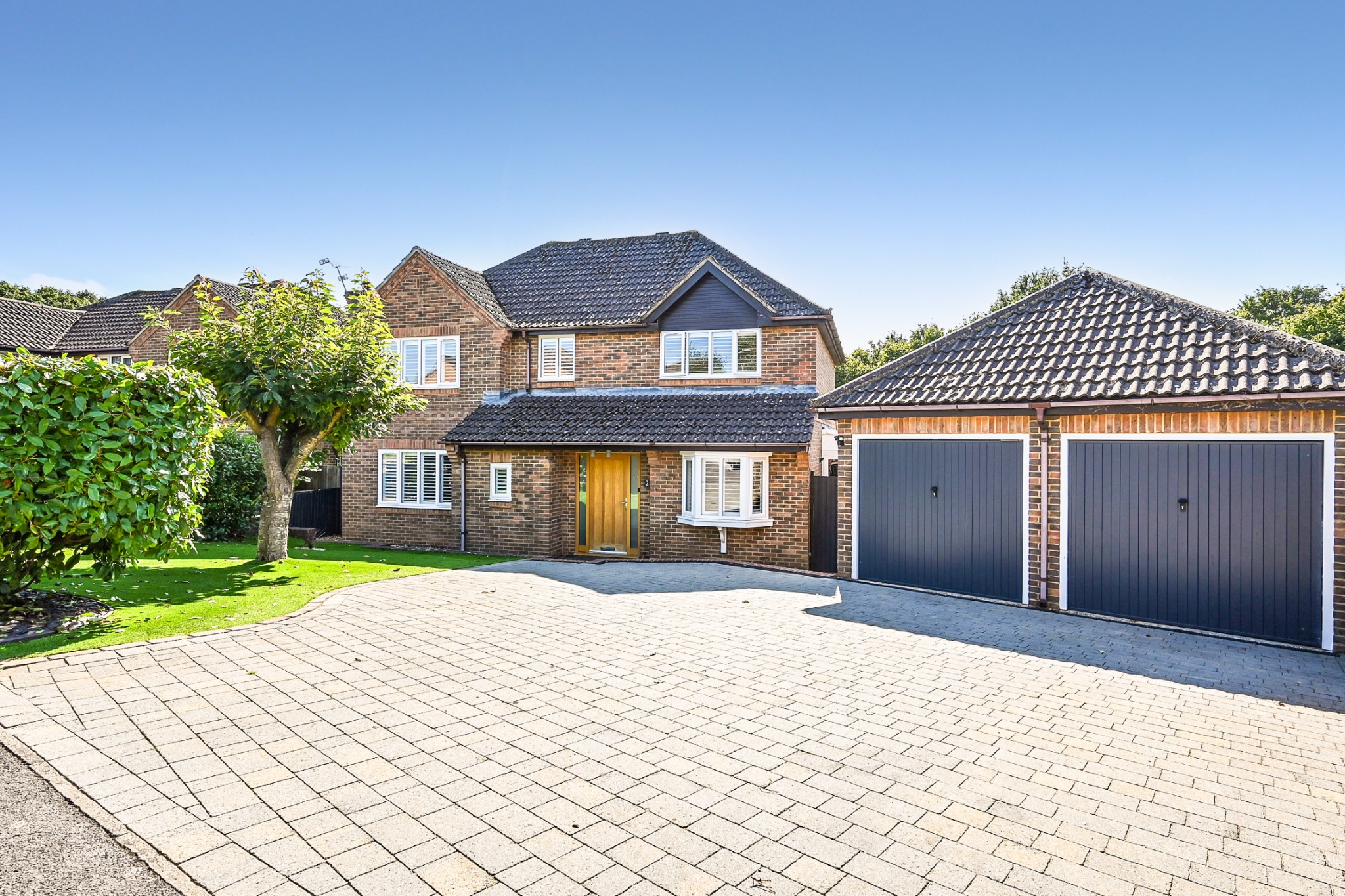 For Sale Waltham, 4 Bedroom Property from Pearsons Estate Agents