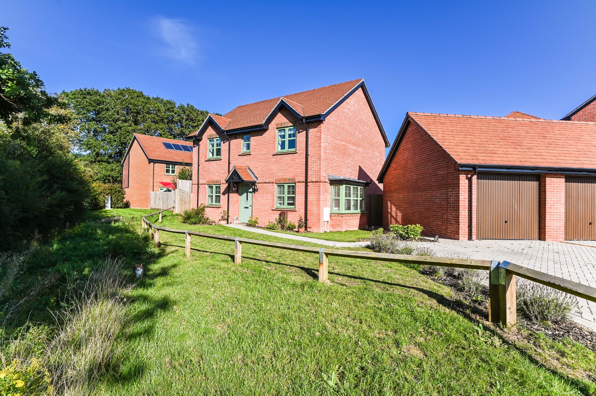 For Sale Waltham No Forward Chain, 4 Bedroom Property from Pearsons Estate Agents