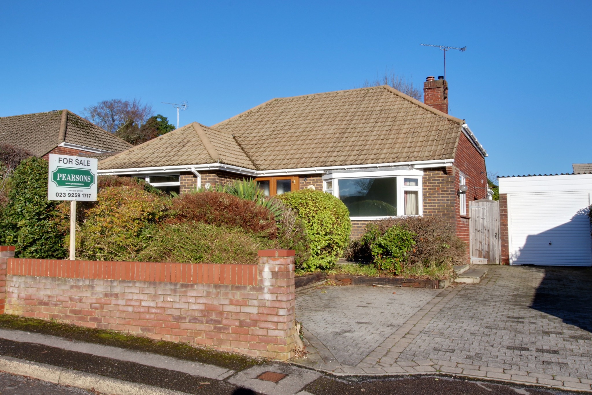 For Sale Clanfield, 3 Bedroom Property from Pearsons Estate Agents