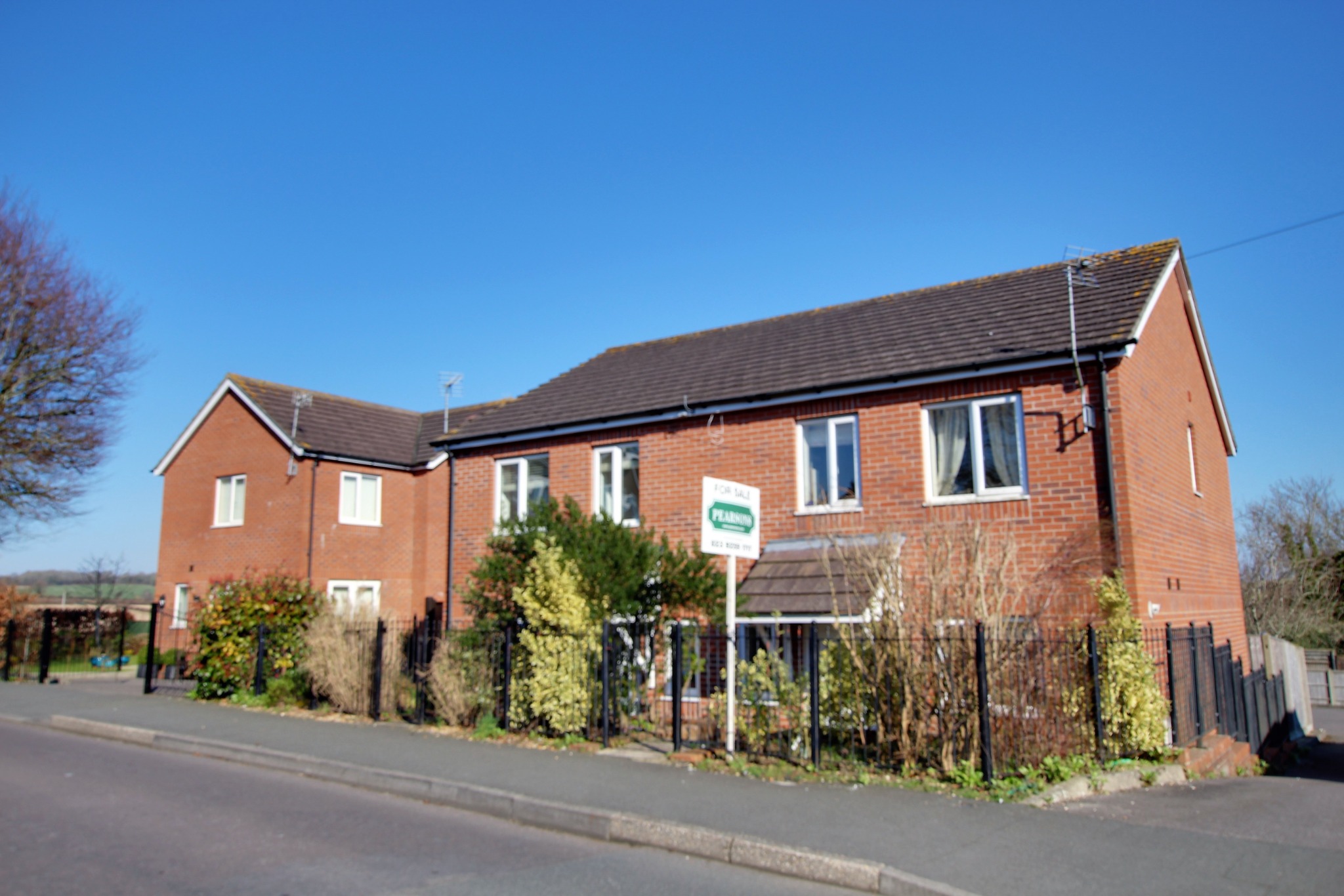 For Sale Clanfield, 3 Bedroom Property from Pearsons Estate Agents