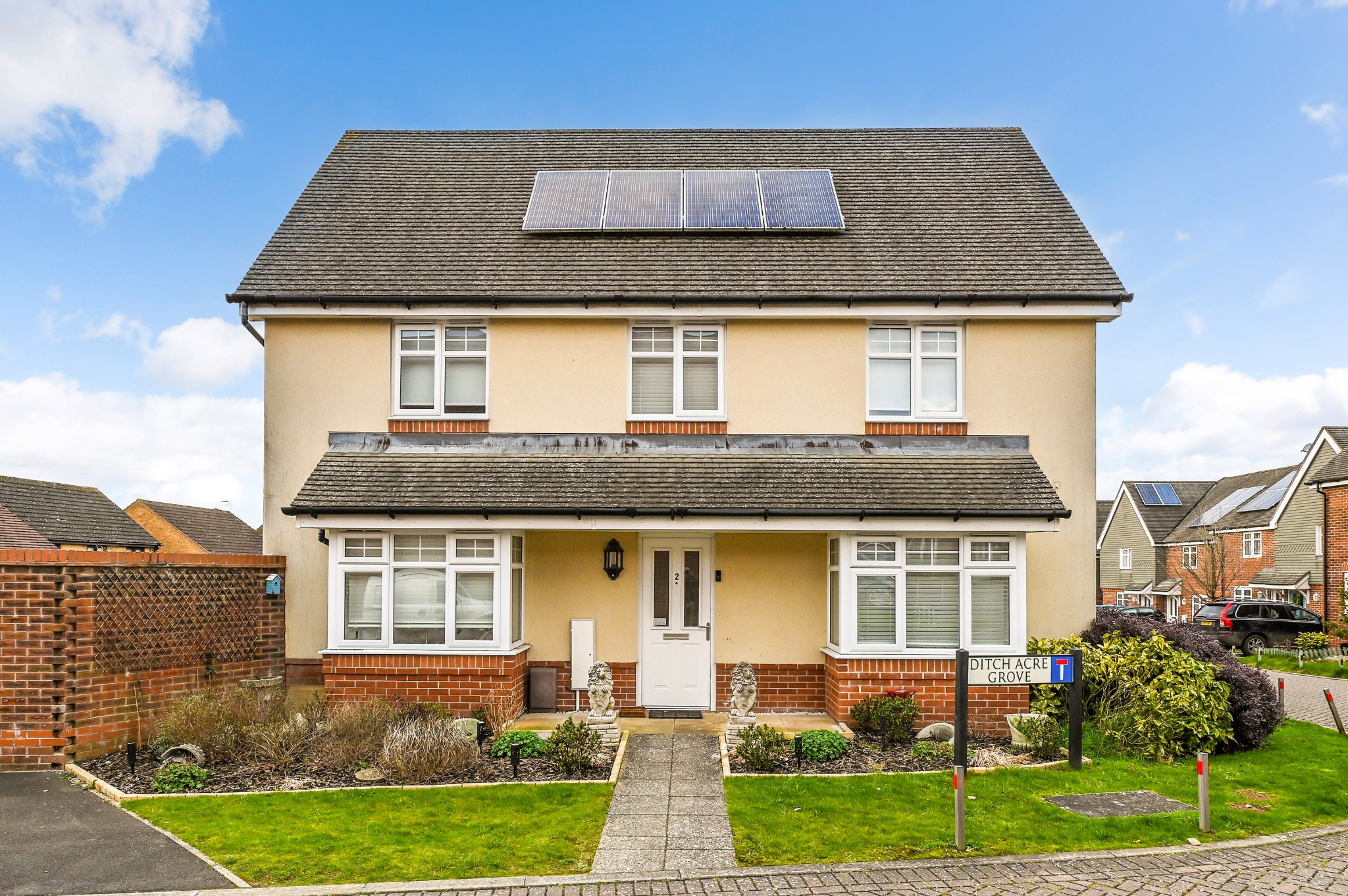 For Sale Ditchacre Grove,clanfield, 3 Bedroom Property from Pearsons Estate Agents