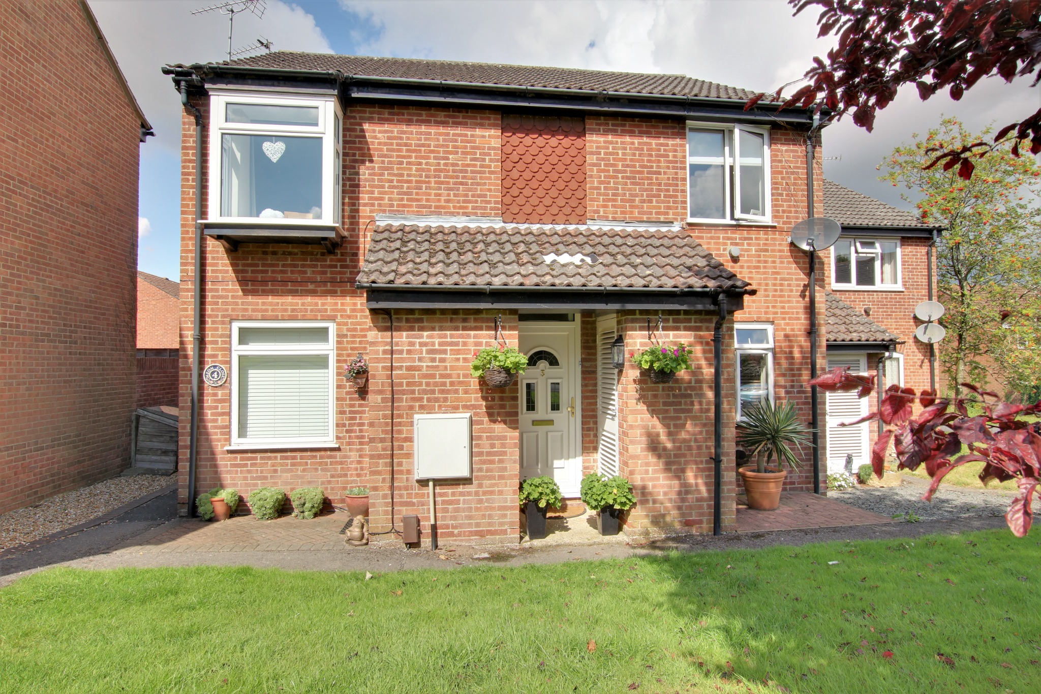 For Sale Meon Close Clanfield, 2 Bedroom Property from Pearsons Estate