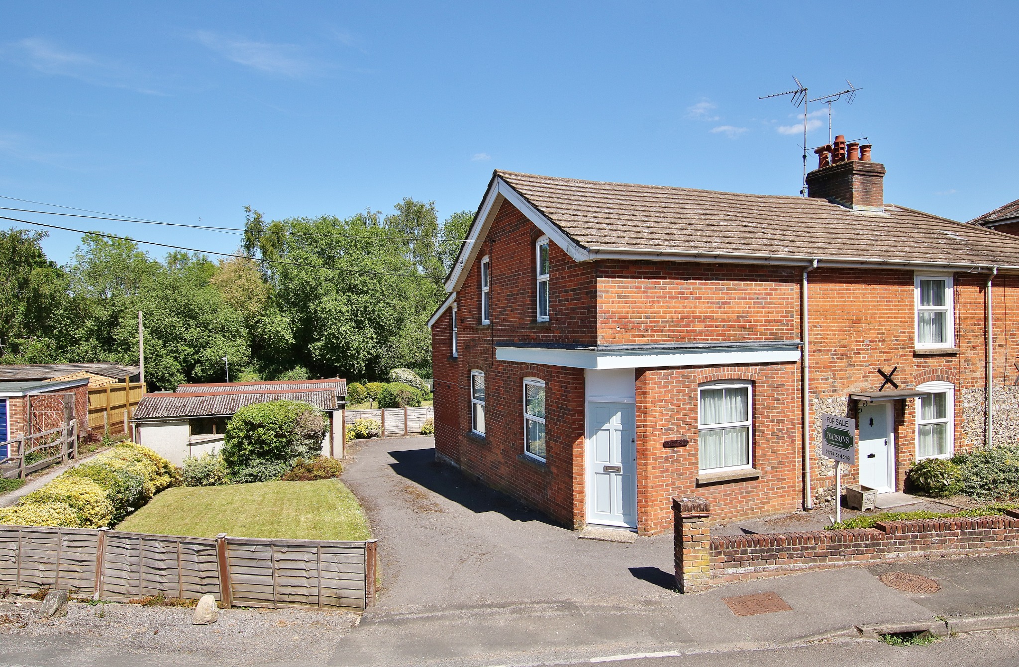 For Sale Dunbridge, 4 Bedroom Property from Pearsons Estate Agents