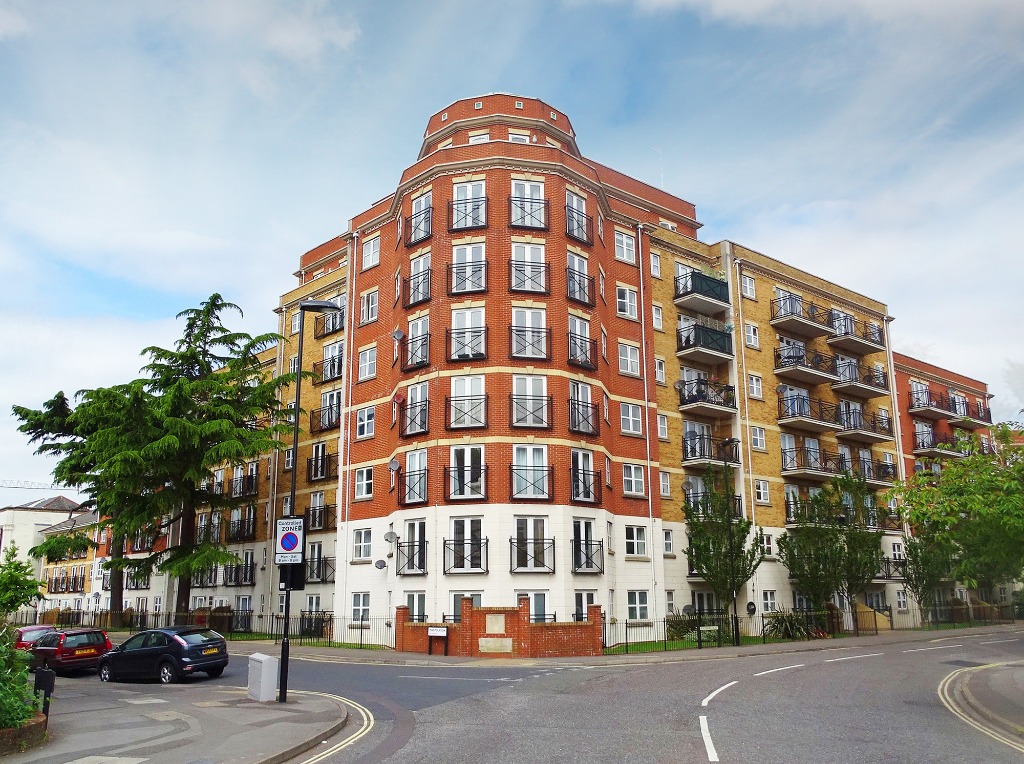 For Sale The Polygon, Southampton, 2 Bedroom Property from Pearsons Estate Agents