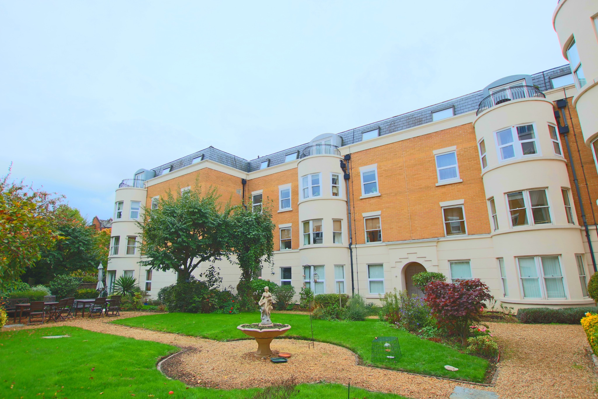 For Sale Grosvenor Square, Southampton, 3 Bedroom Property from