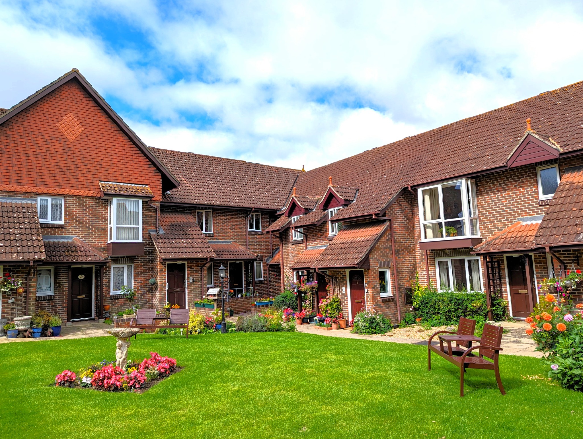 For Sale Lincoln Court, Sharon Road, West End., 2 Bedroom Property