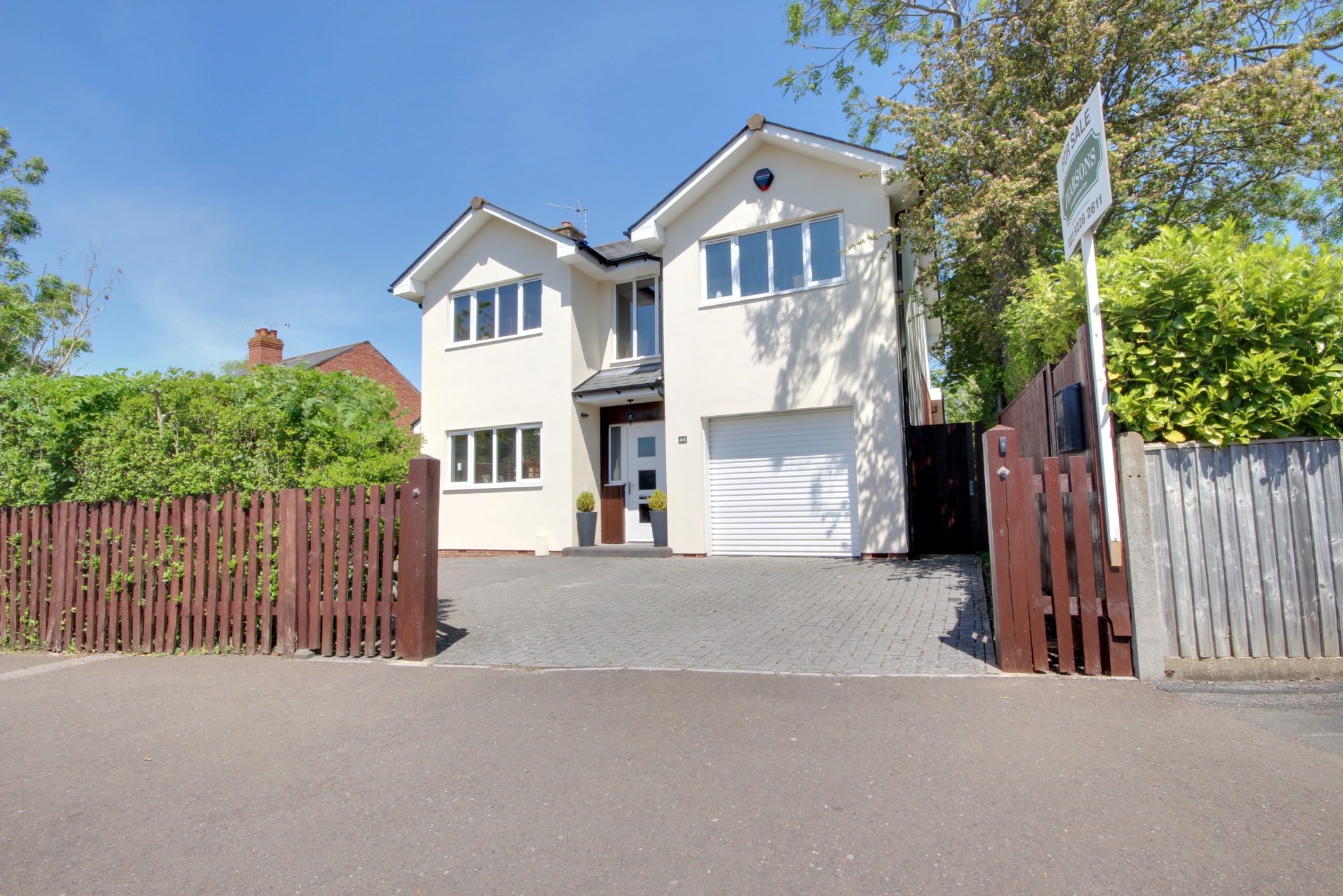 For Sale Waterlooville, 5 Bedroom Property from Pearsons Estate Agents