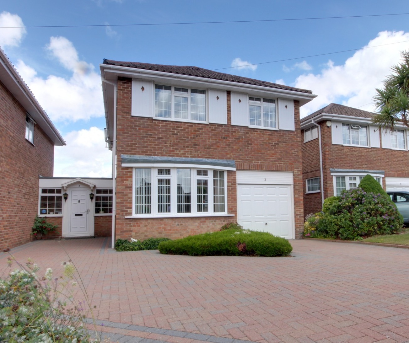 For Sale Cowplain, Waterlooville, 4 Bedroom Property from Pearsons Estate Agents