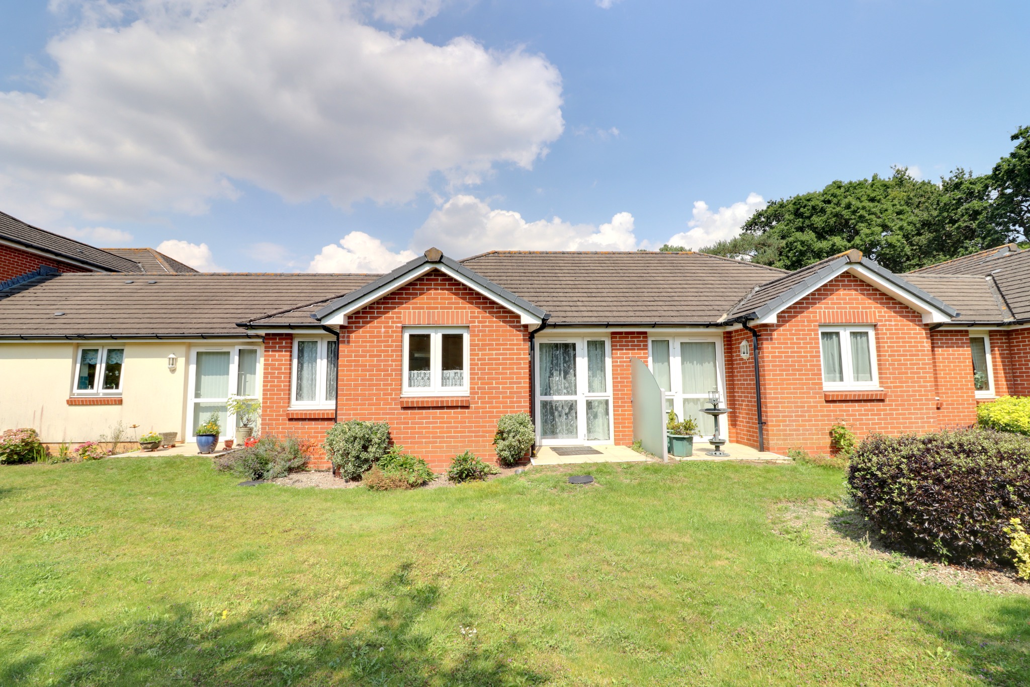 For Sale London Road, Cowplain, 1 Bedroom Property from Pearsons