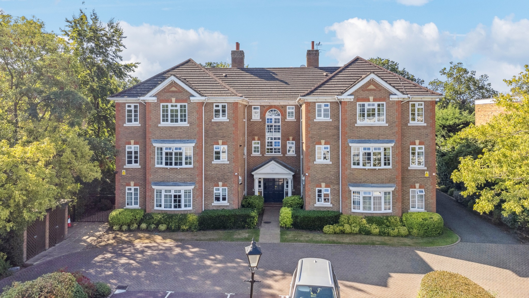 Eastbury Avenue, Northwood