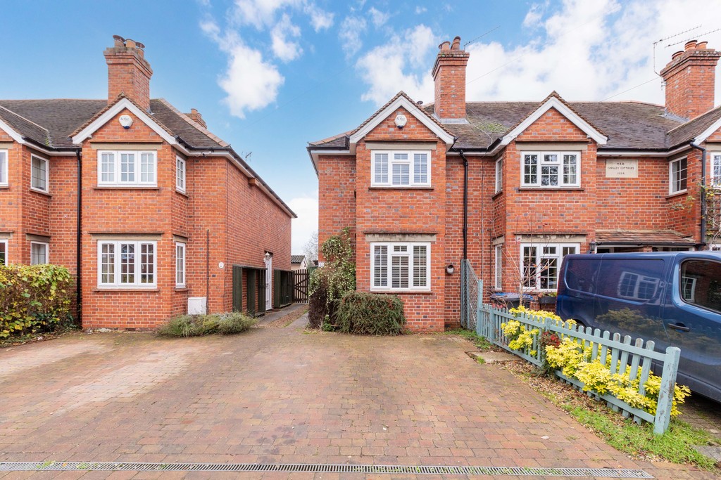 Golden Ball Lane, Pinkneys Green, Berkshire